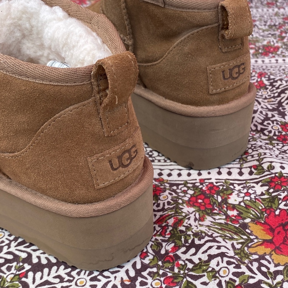 Classic UGG Ultramini Platform Boots - Picture 2 of 7